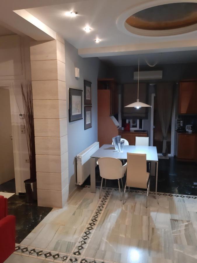 Elegante Apartamento Centrale Tríkala Exterior foto